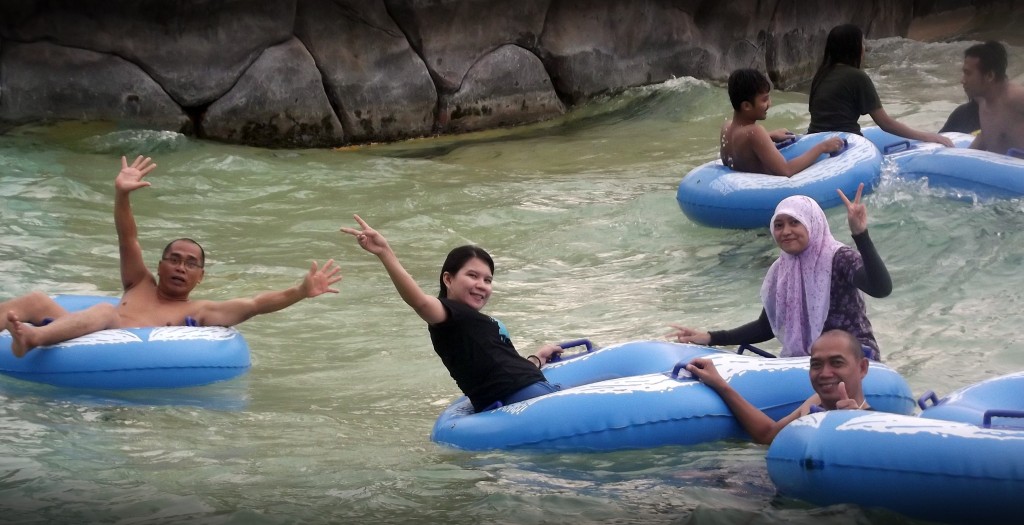 Trying Tsunami Ride at Pandawa Waterpark, Solo